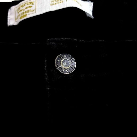 Levi's Signature Black Totally Shaping Straight Denim Women's Jeans 36/30 18M Hi - Picture 9 of 10